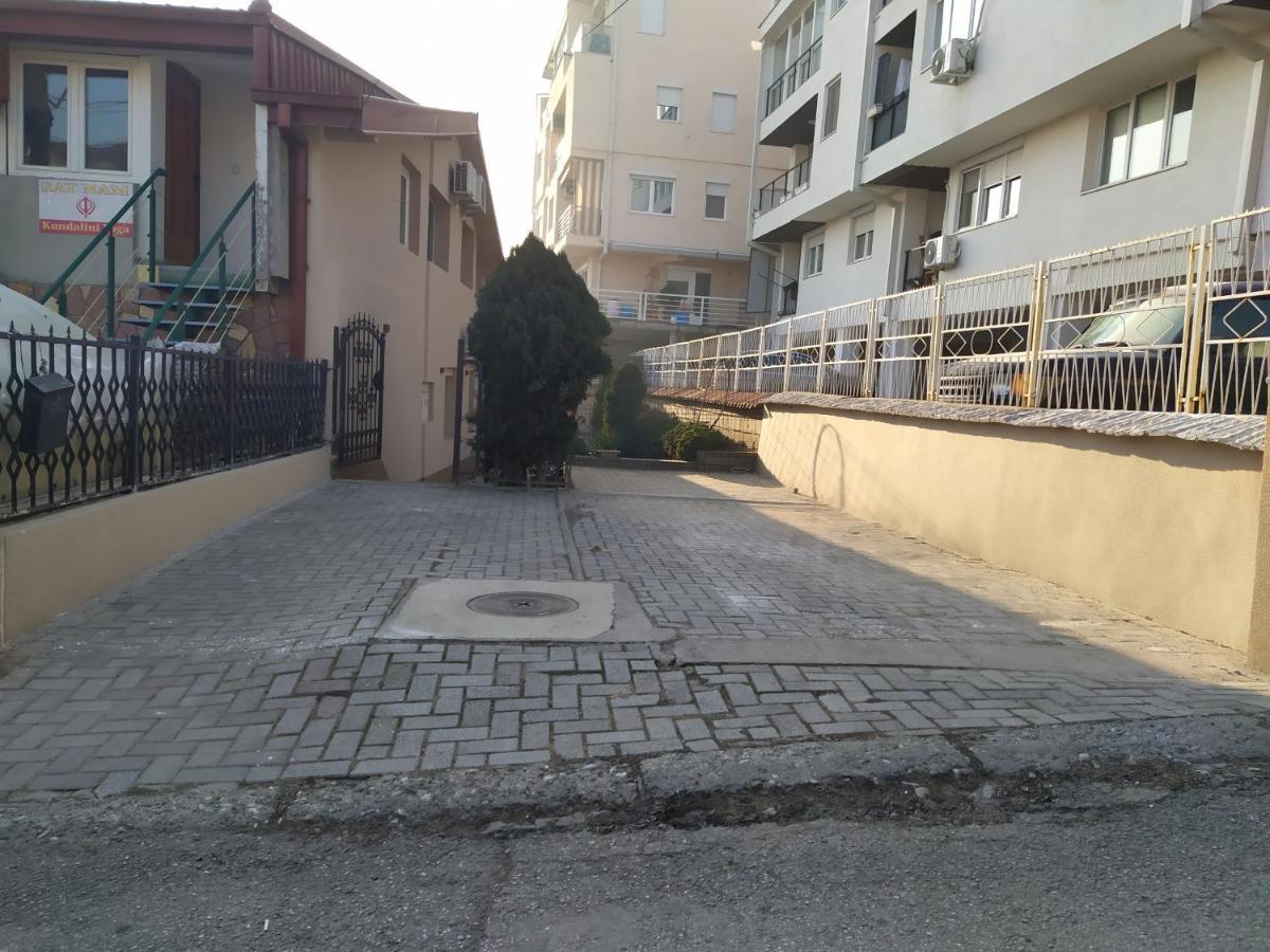 Vini Studio With Private Parking Скопье Экстерьер фото
